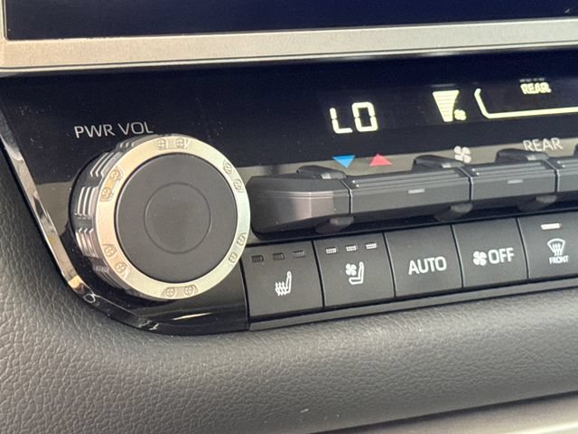 Used 2024 Toyota Sequoia Limited AWD/4WD image 24