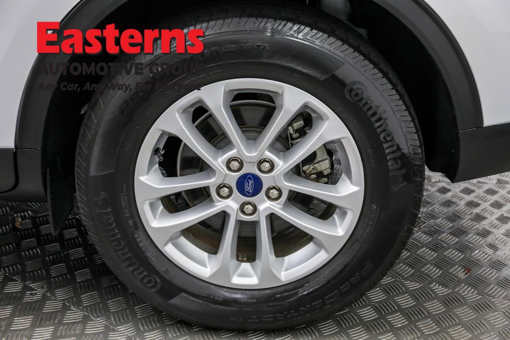 Used 2022 Ford Escape SE image 32