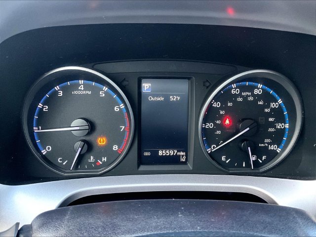 Used 2018 Toyota RAV4 LE AWD/4WD image 25