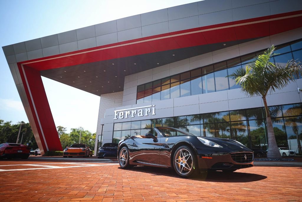 Used 2011 Ferrari California image 24