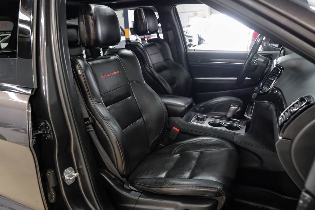 Used 2019 Jeep Grand Cherokee Trailhawk w/ Trailhawk Luxury Group AWD/4WD image 39