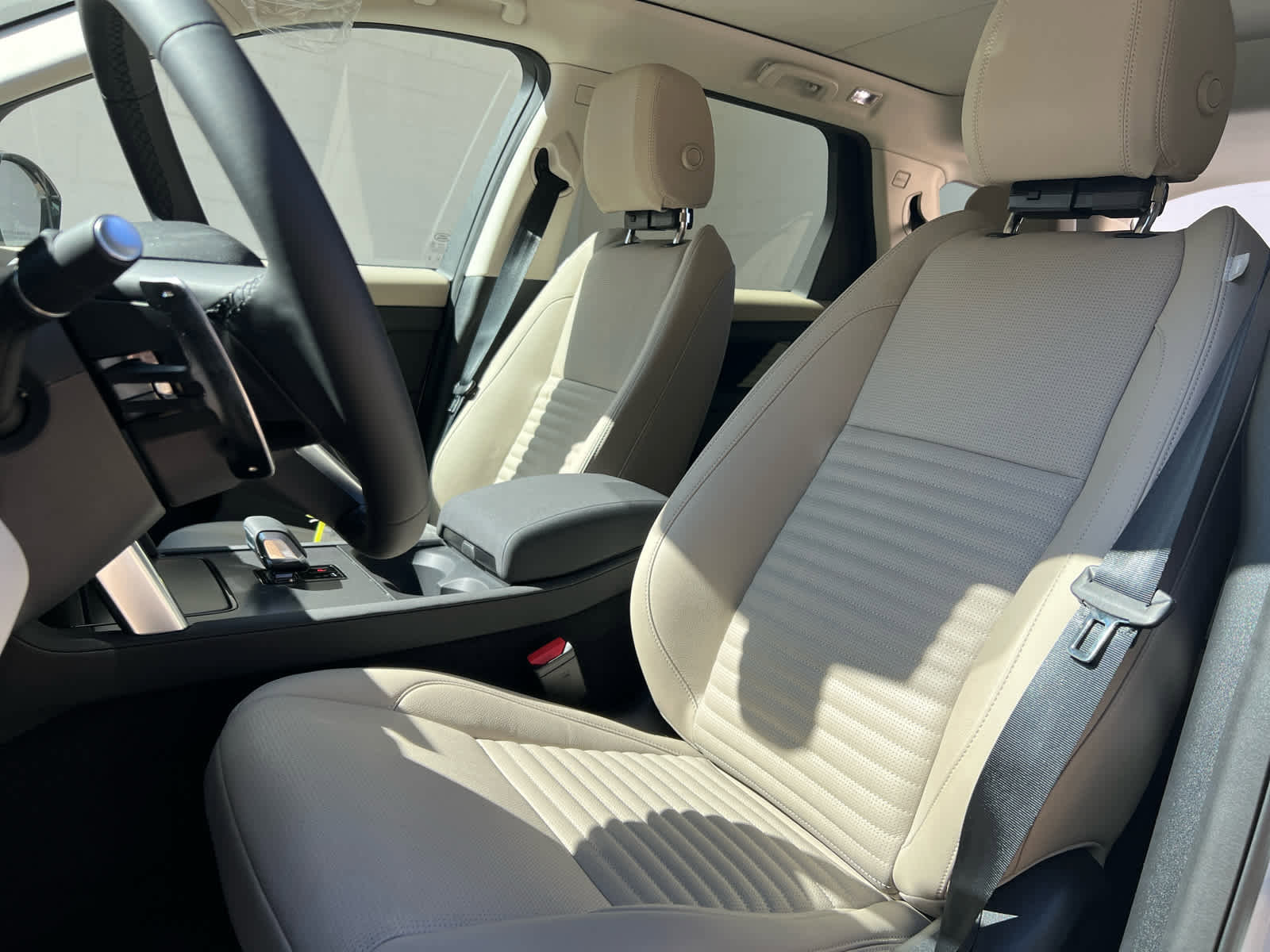 Used 2025 Land Rover Discovery Sport S image 13