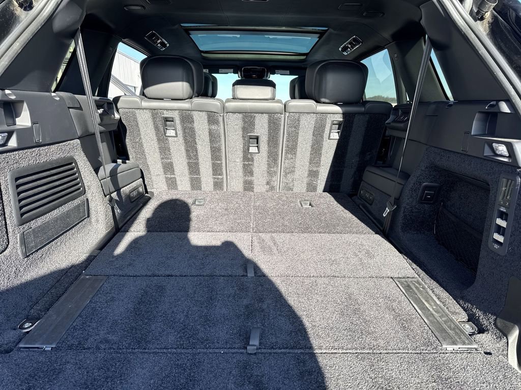 Used 2025 Land Rover Range Rover Long Wheelbase Autobiography image 24