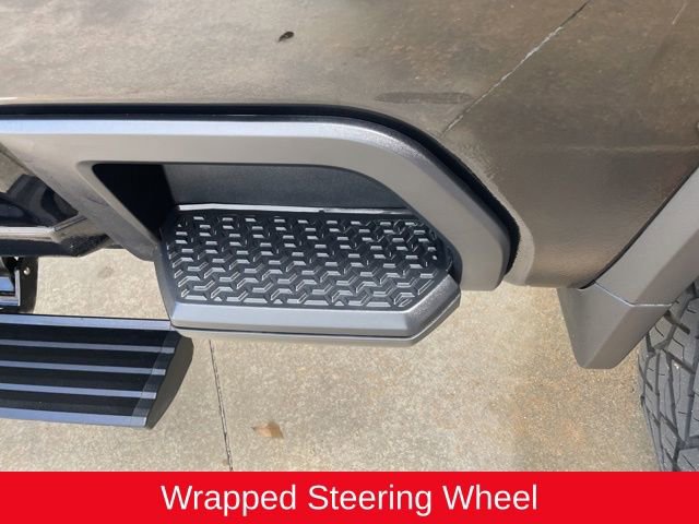 Used 2023 Chevrolet Silverado 2500 High Country w/ Z71 Off-Road Package image 28