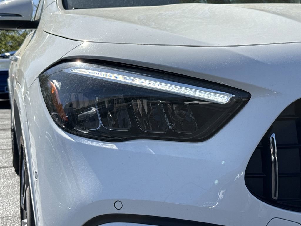 New 2025 Mercedes-Benz GLA 35 AMG 4MATIC image 9
