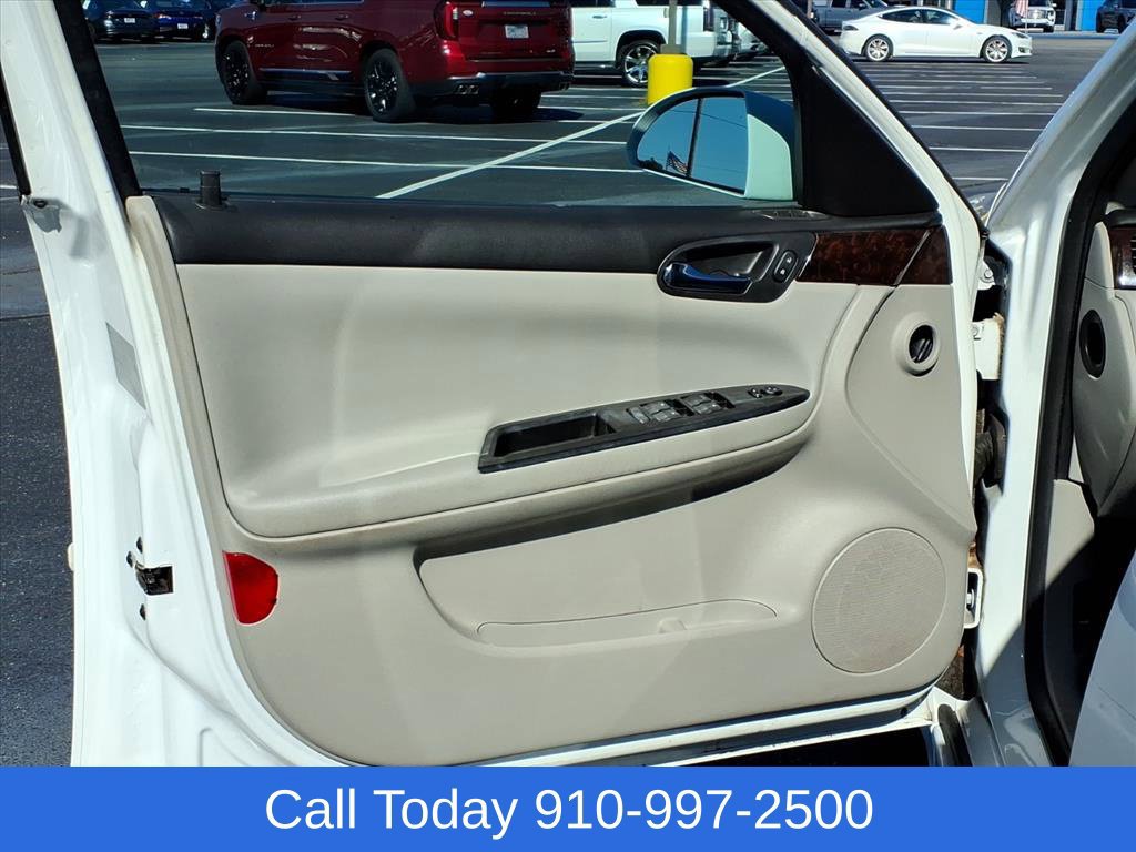 Used 2012 Chevrolet Impala LT w/ LT Sunroof Package FWD image 17