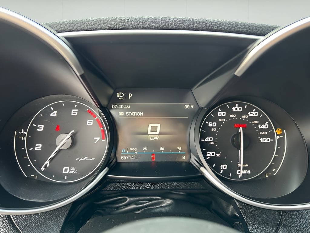Used 2020 Alfa Romeo Giulia image 19