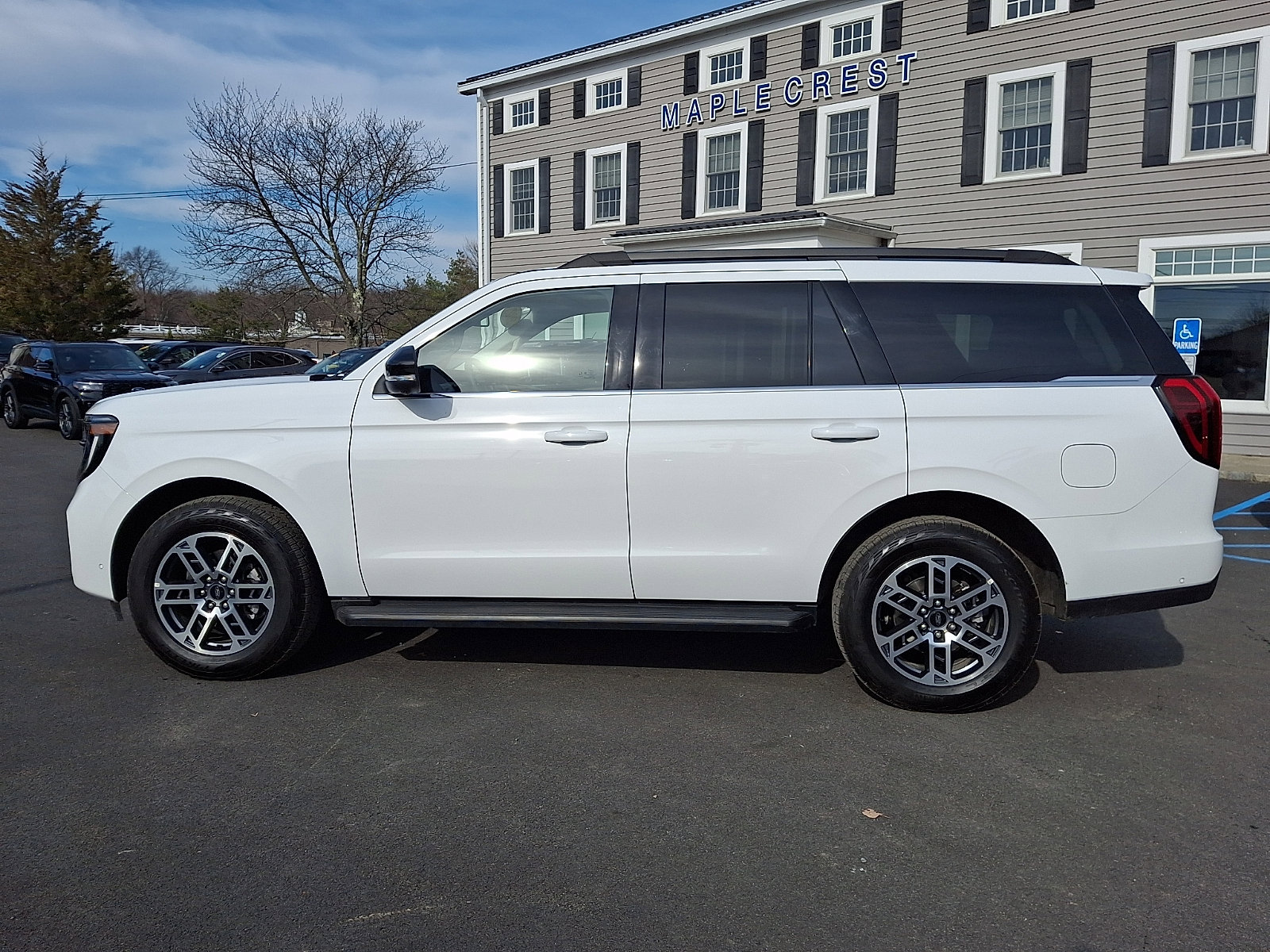 Certified 2025 Ford Expedition Active image 8