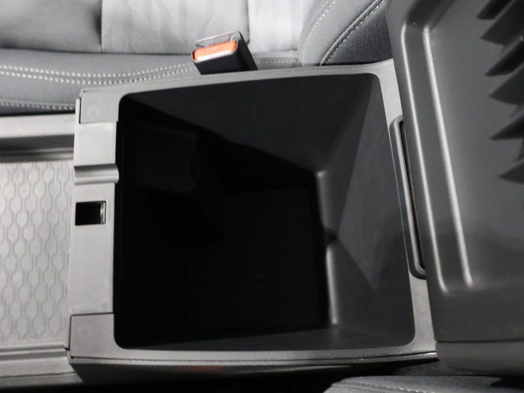 Used 2024 Nissan Frontier SV image 31