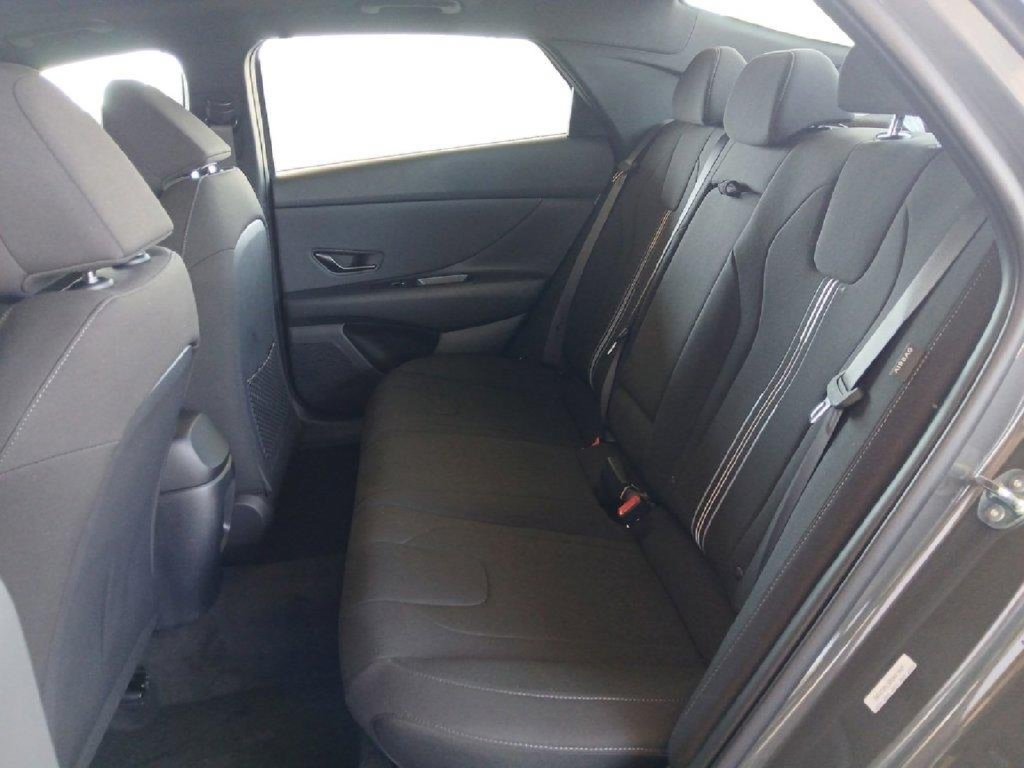 New 2026 Hyundai Elantra SEL Sport FWD image 13