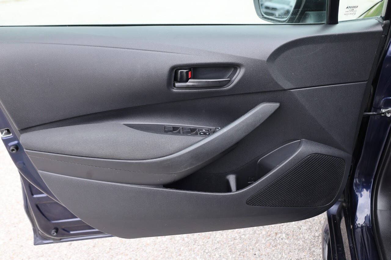 Used 2023 Toyota Corolla LE FWD image 12