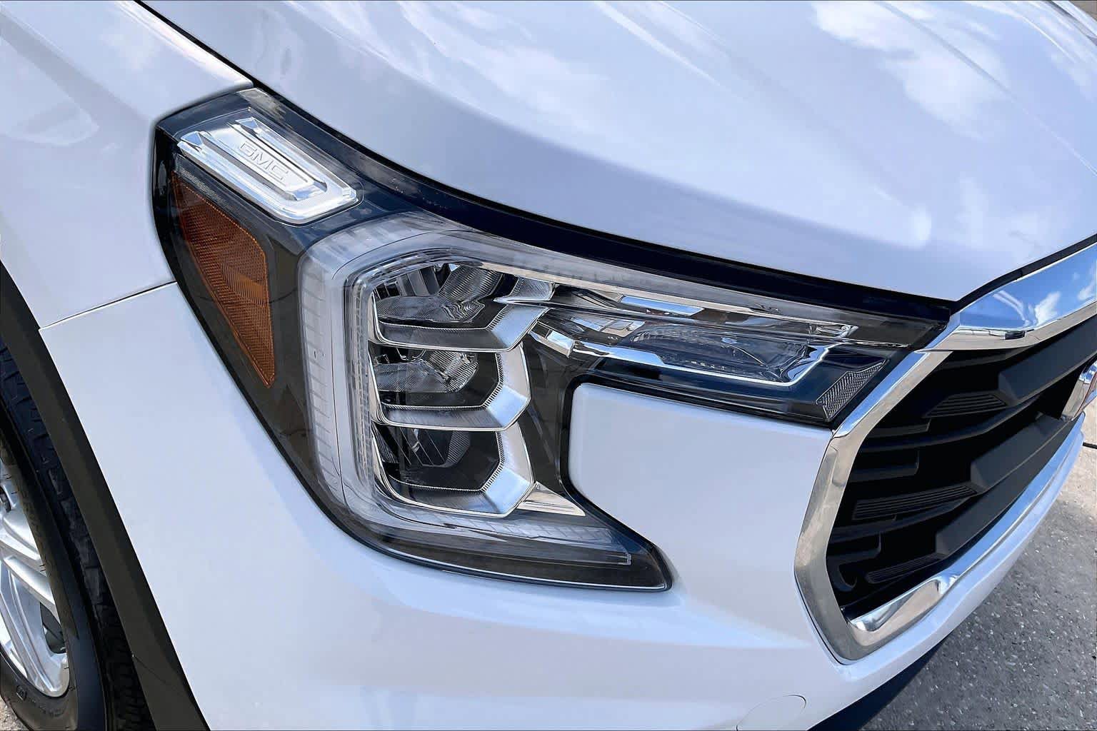 Used 2024 GMC Terrain SLE FWD image 54