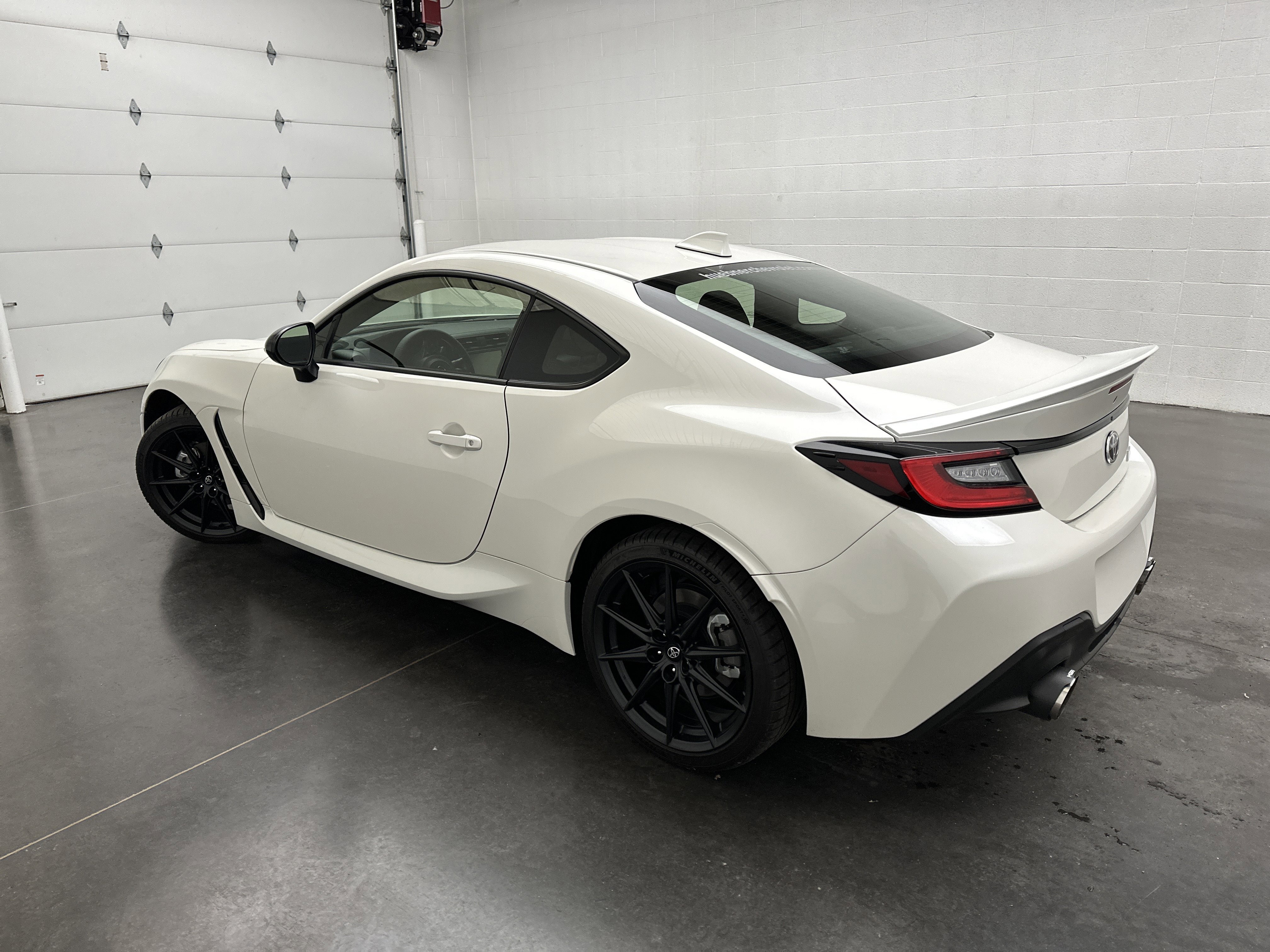 Used 2023 Toyota GR86 Premium w/ ALL Weather Mat Package (TMS) RWD image 5