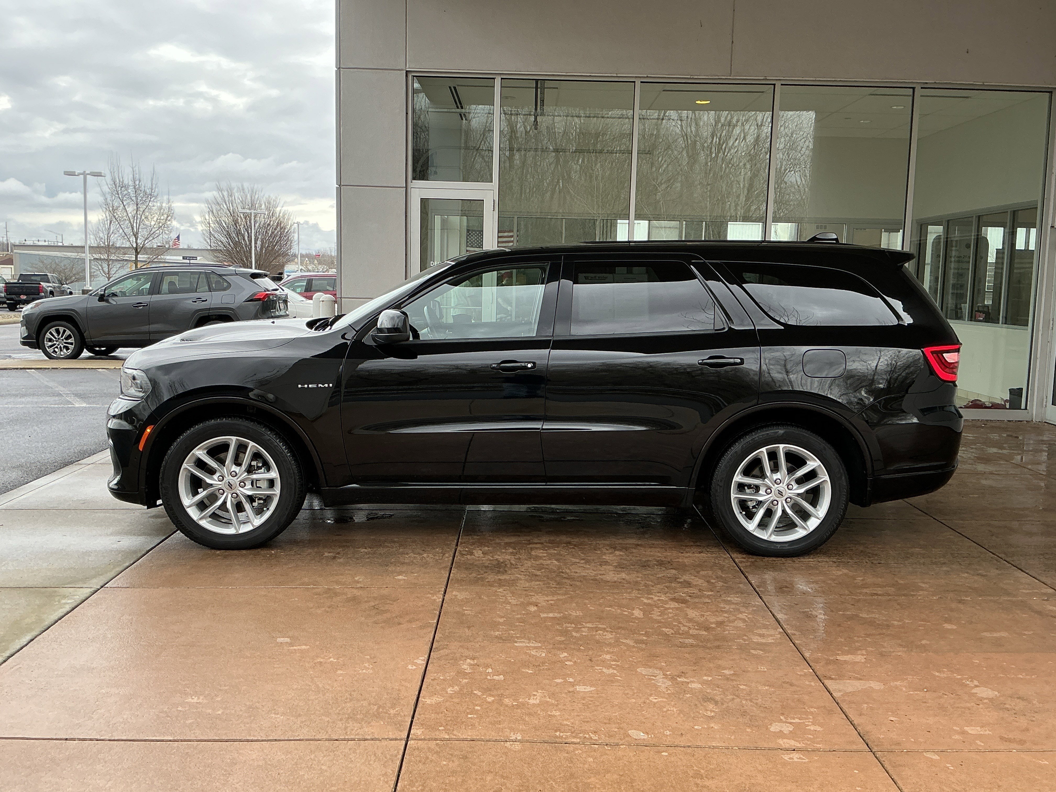 Used 2024 Dodge Durango R/T w/ Trailer Tow Group IV AWD/4WD image 18