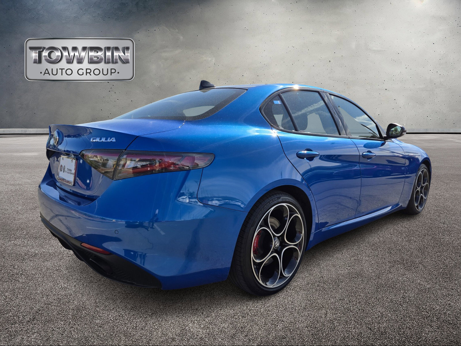 Used 2024 Alfa Romeo Giulia Veloce image 4