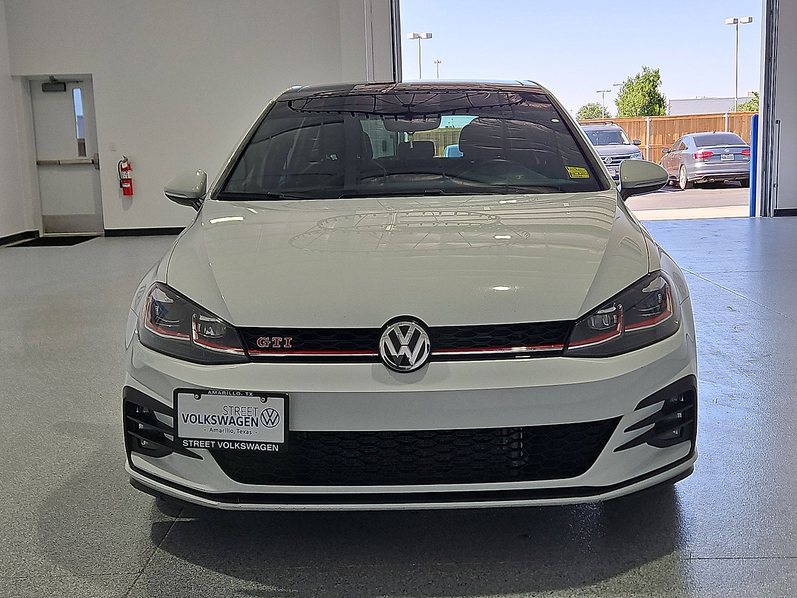 Used 2020 Volkswagen GTI SE FWD image 3