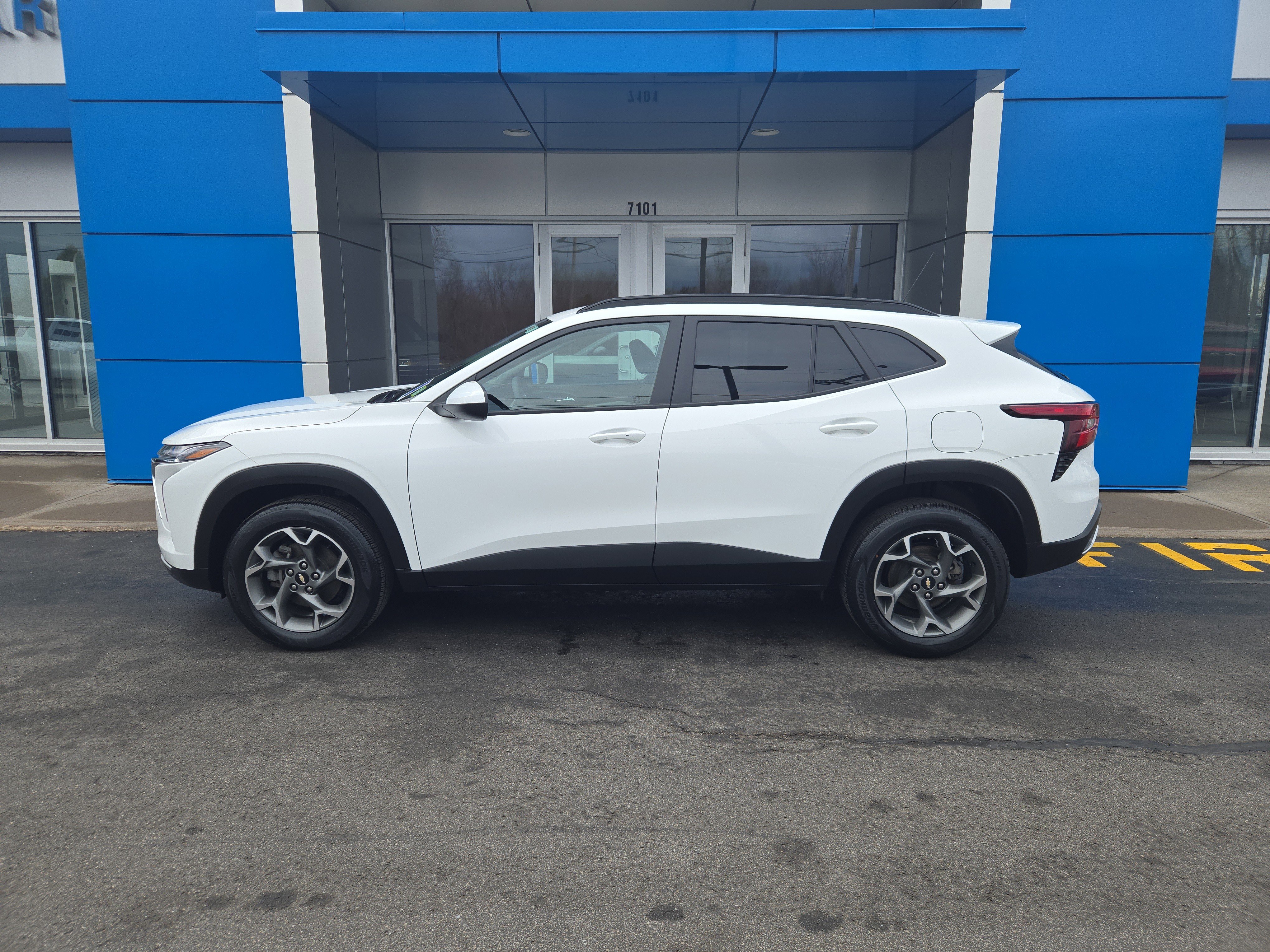 Certified 2024 Chevrolet Trax LT w/ Driver Confidence Package image 6