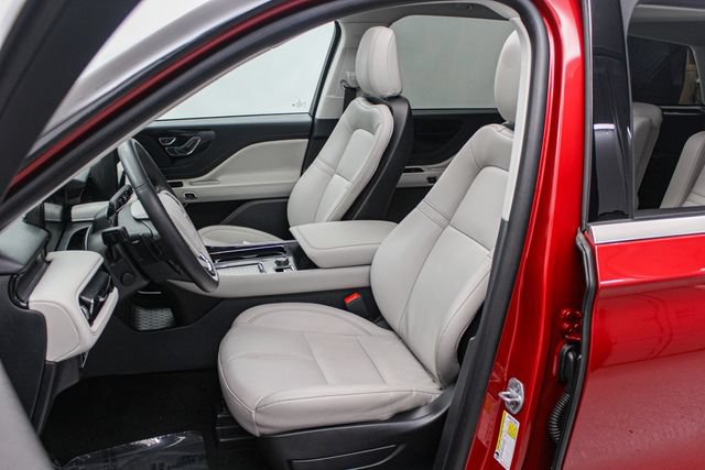 Used 2025 Lincoln Aviator AWD image 14