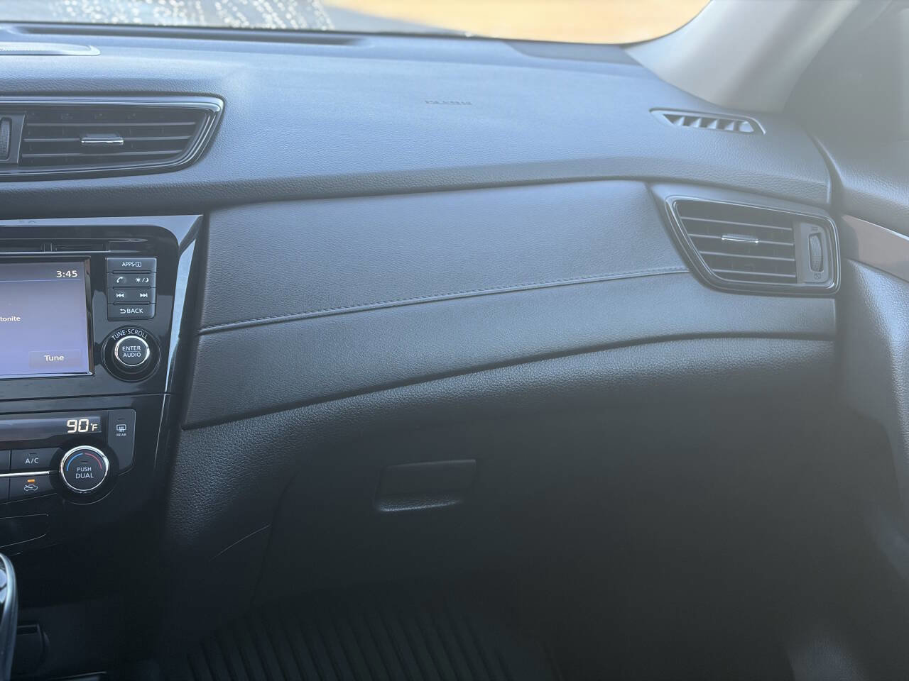 Used 2017 Nissan Rogue SV image 26