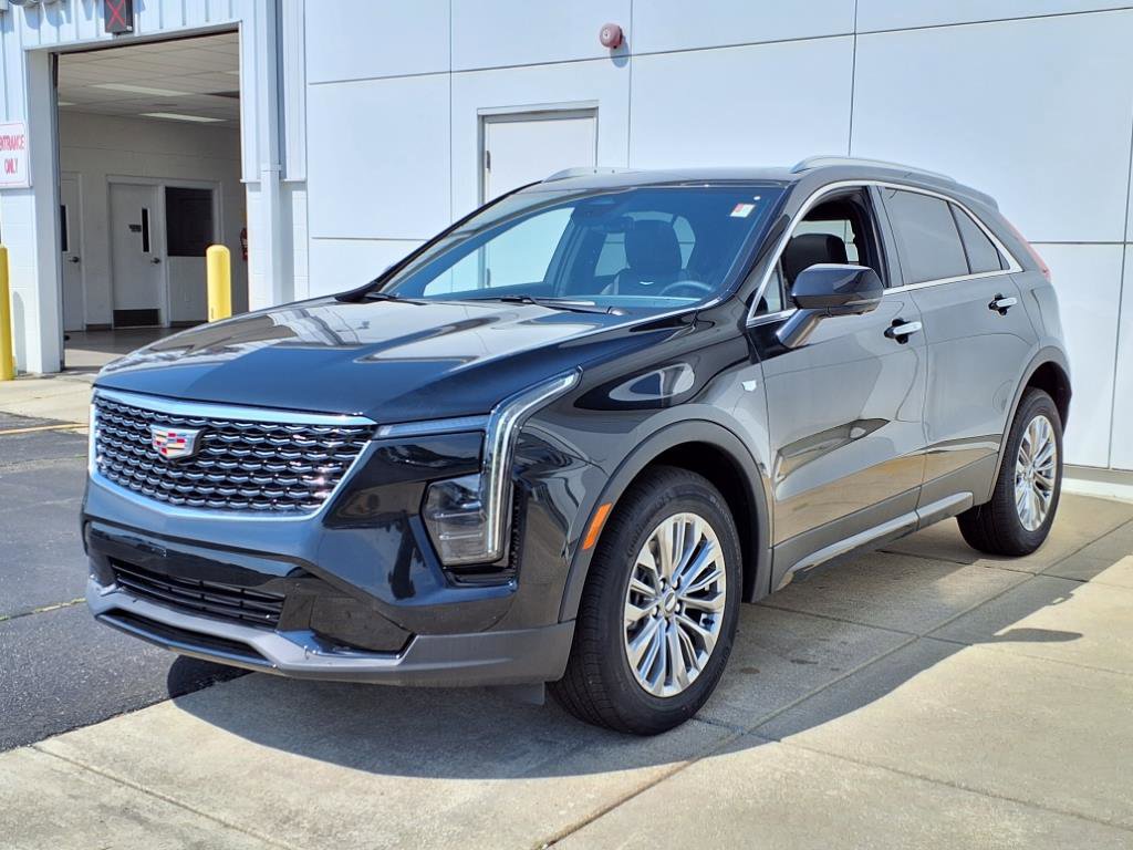 New 2025 Cadillac XT4 Premium Luxury image 3