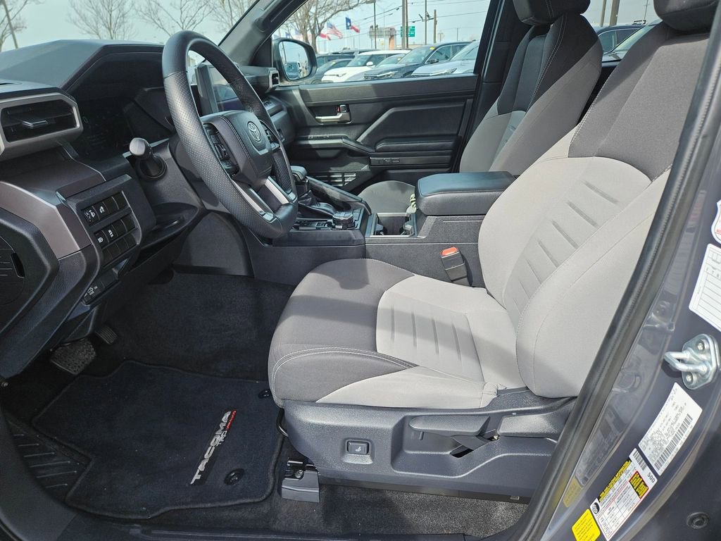 Used 2025 Toyota Tacoma TRD Off-Road image 11