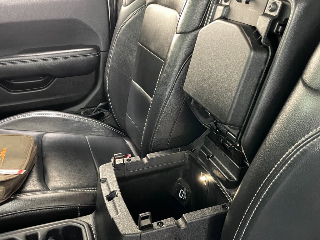 Used 2018 Jeep Wrangler Unlimited Sahara w/ LED Lighting Group image 29