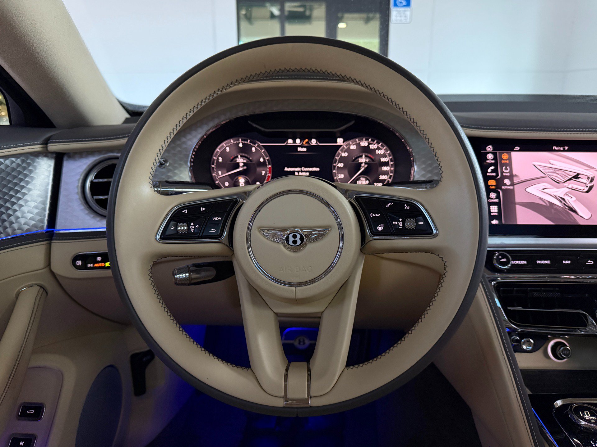 Used 2023 Bentley Flying Spur V8 AWD/4WD image 43