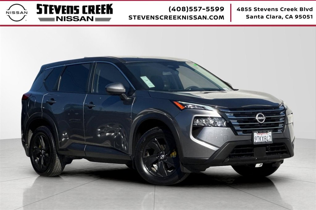 Used 2025 Nissan Rogue SV image 1