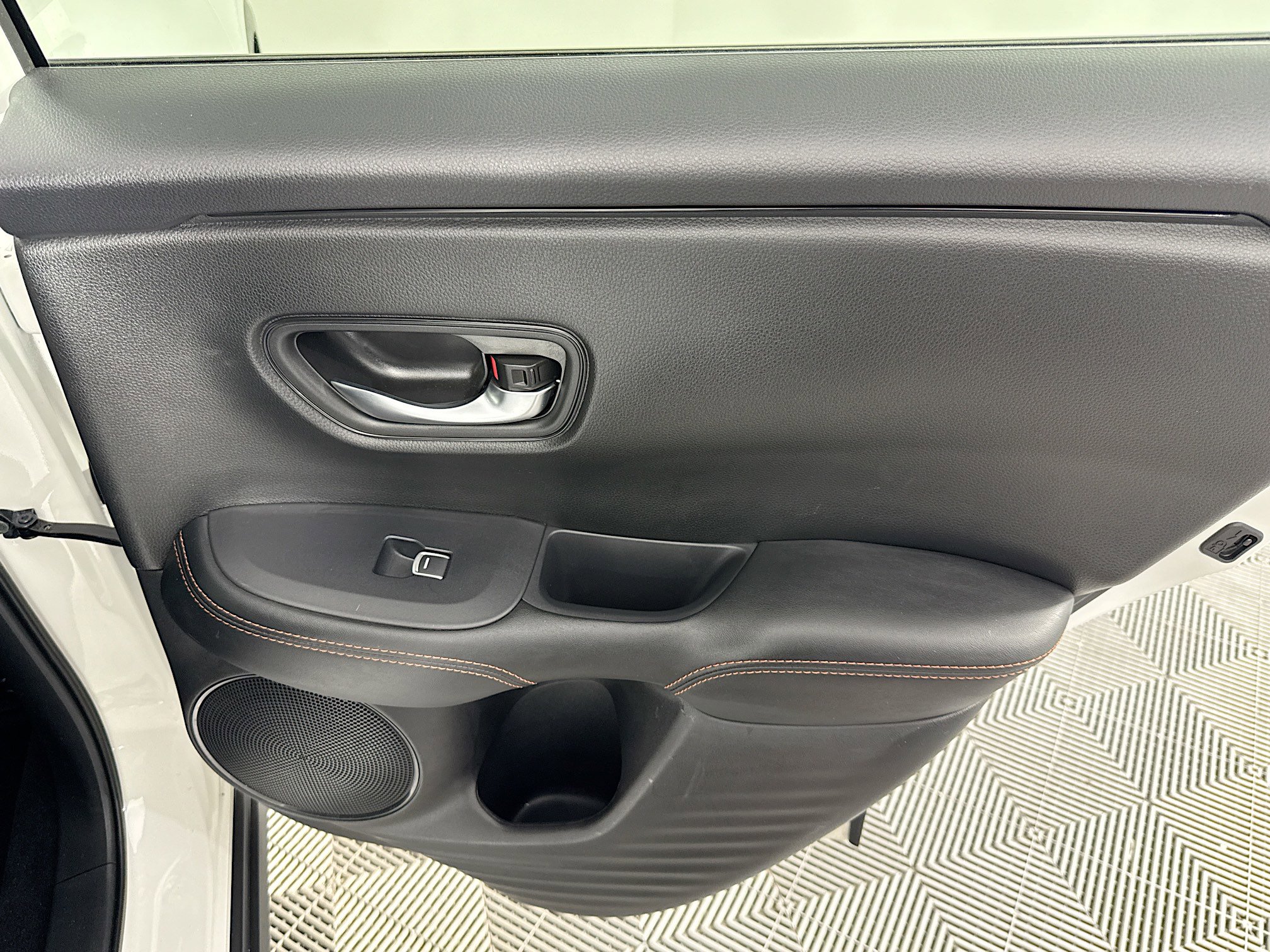 Used 2025 Honda HR-V Sport image 27