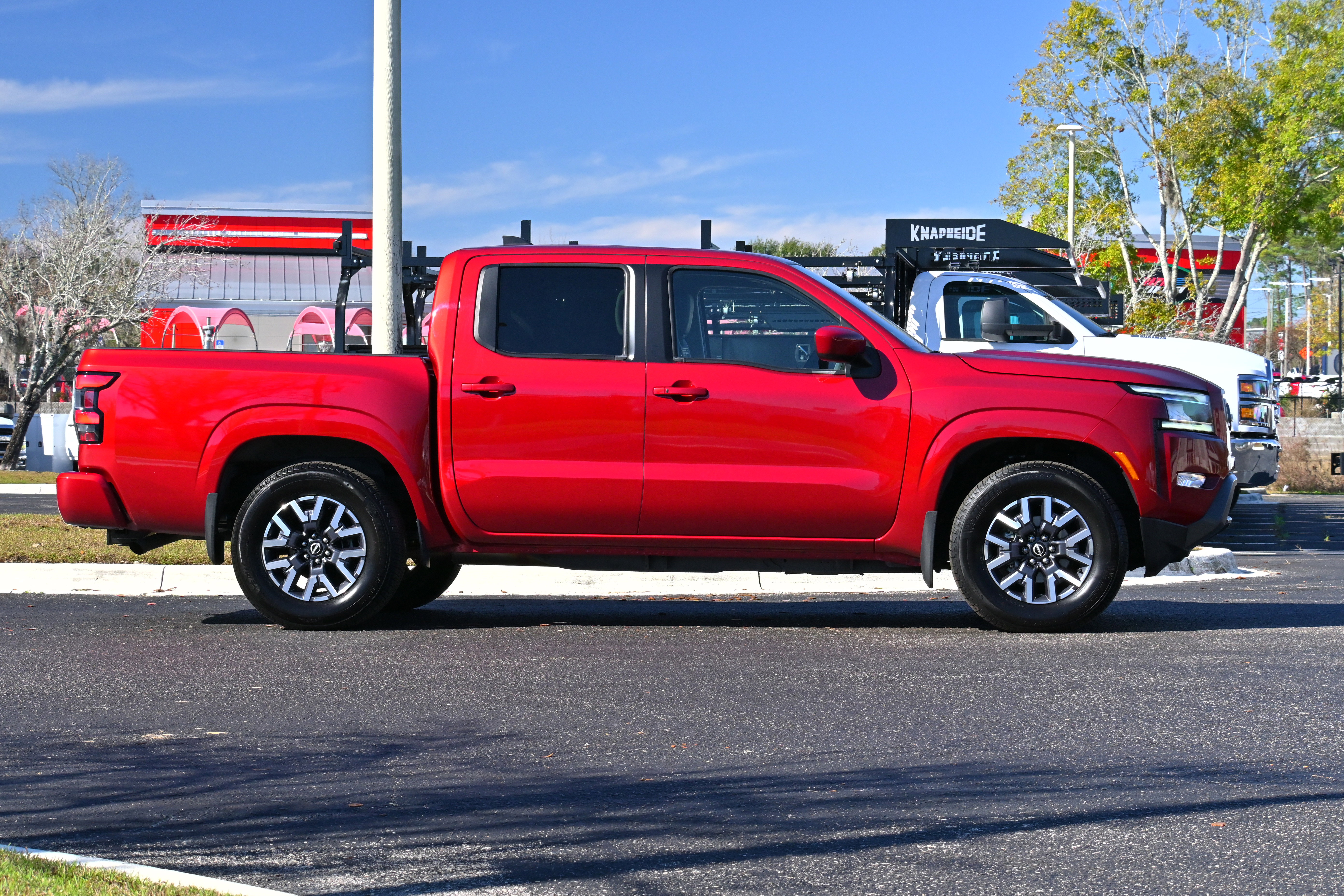 Used 2024 Nissan Frontier SL w/ Technology Package image 7
