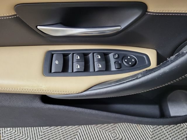 Used 2017 BMW M4 Convertible RWD image 27