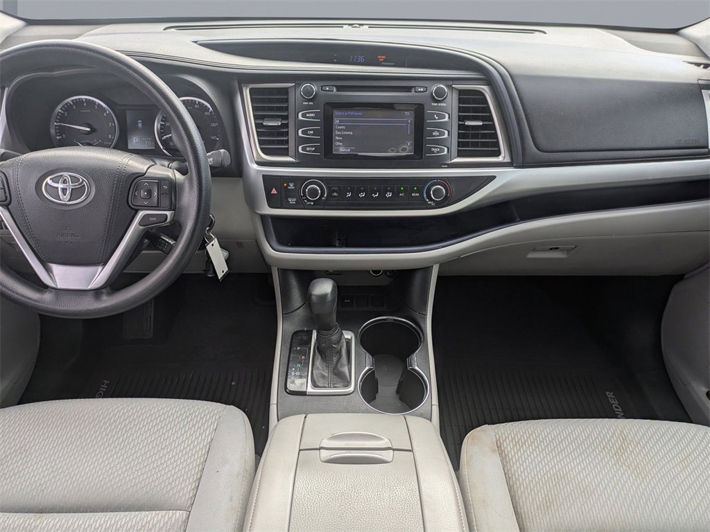 Used 2015 Toyota Highlander LE image 15