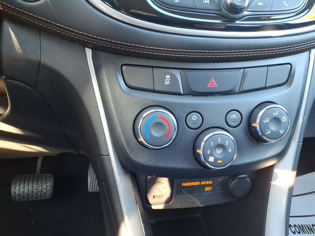 Used 2017 Chevrolet Trax LT w/ LT Convenience Package image 19