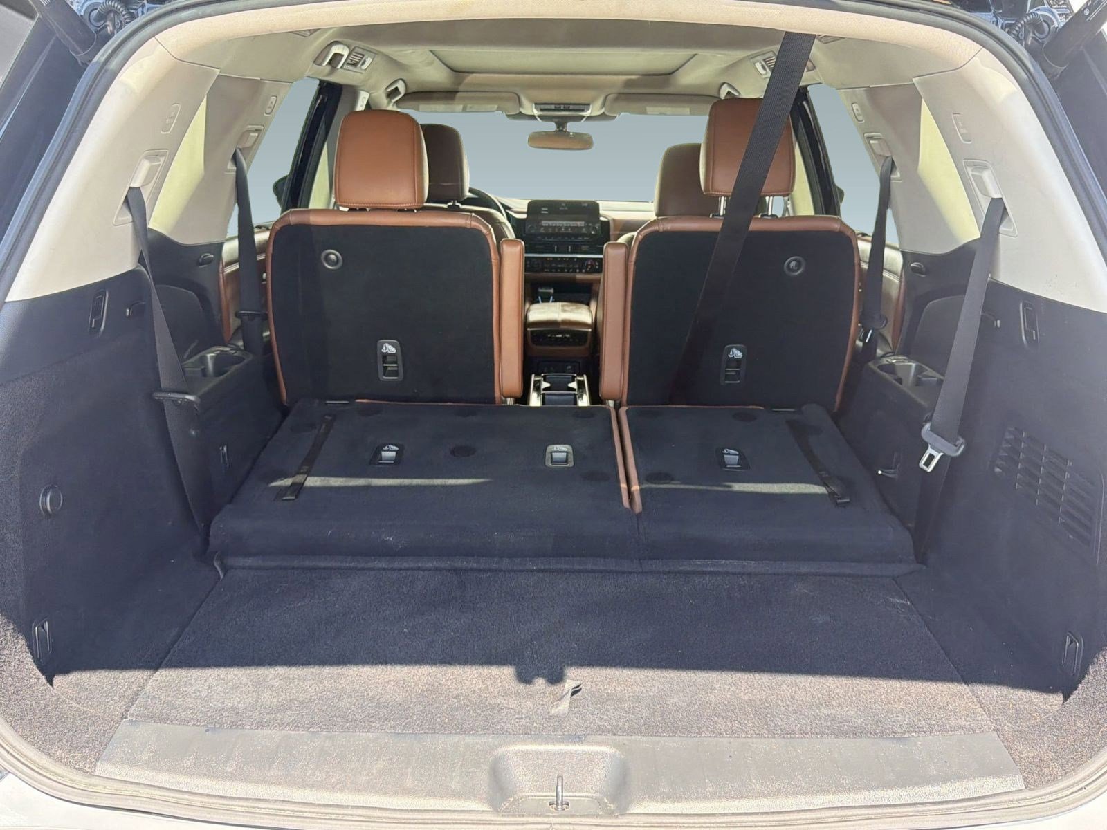 Used 2022 Nissan Pathfinder Platinum w/ Cargo Package FWD image 26