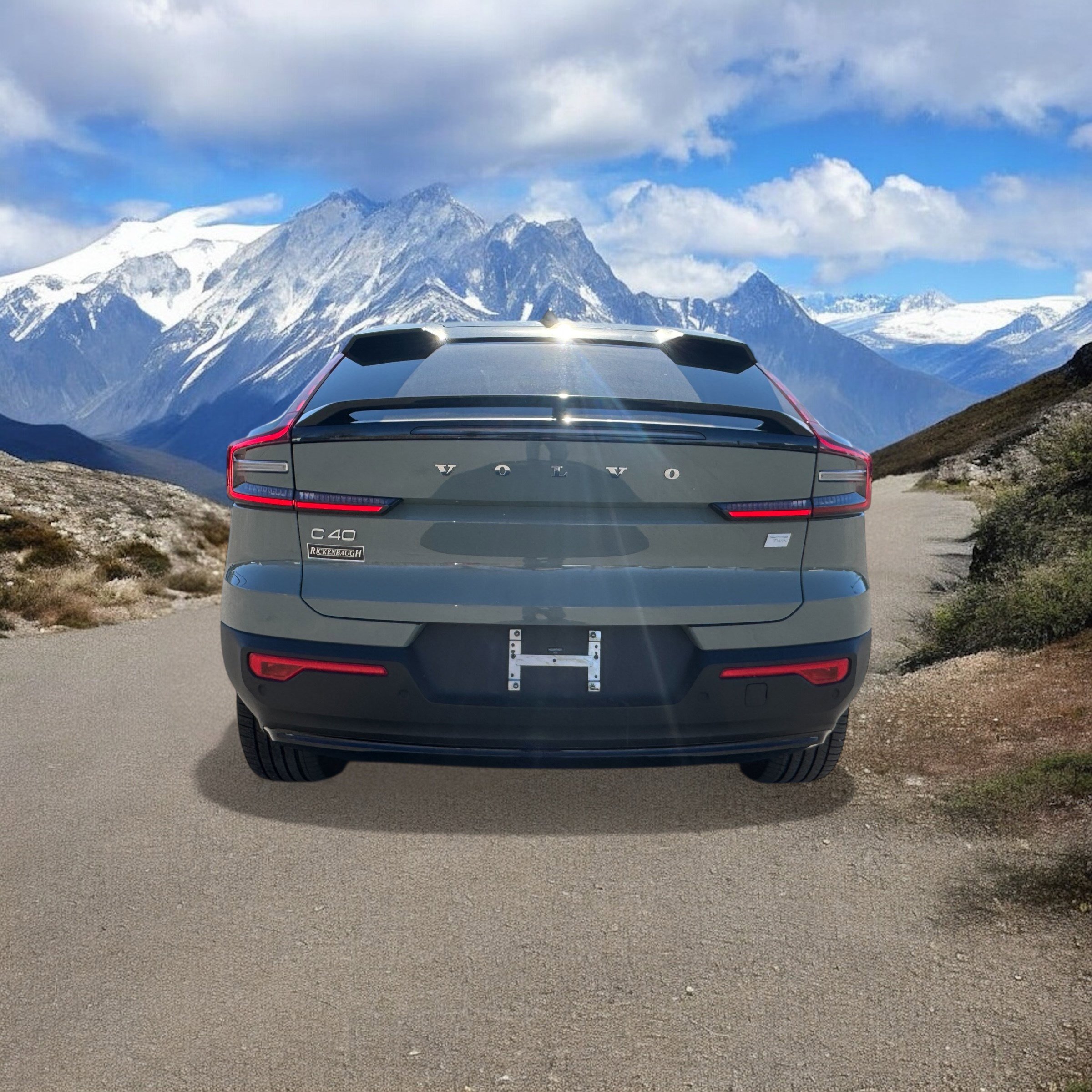 Used 2023 Volvo C40 P8 Recharge Ultimate image 4