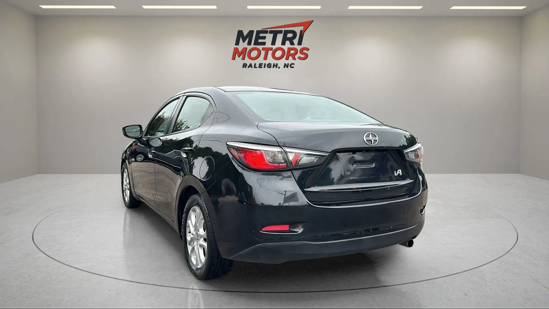 Used 2016 Scion iA image 5