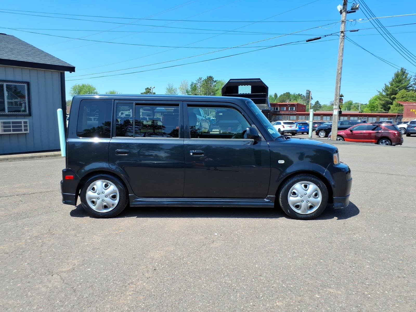 Used 2006 Scion xB FWD image 7