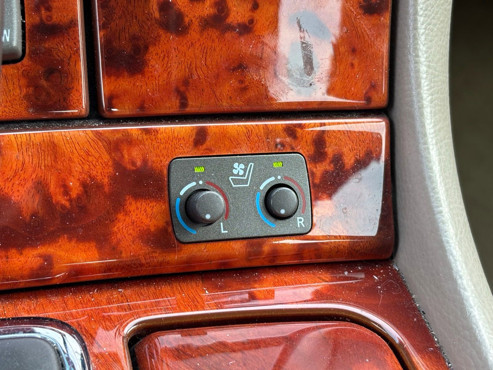 Used 2003 Lexus LS 430 RWD image 12