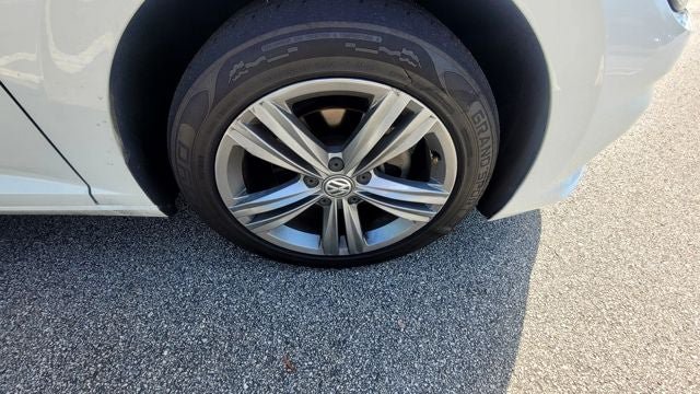 Used 2019 Volkswagen Jetta R-Line FWD image 4