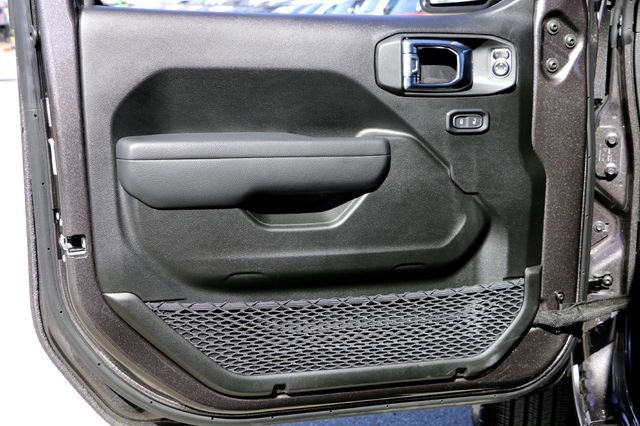 Used 2025 Jeep Wrangler Sport S image 19