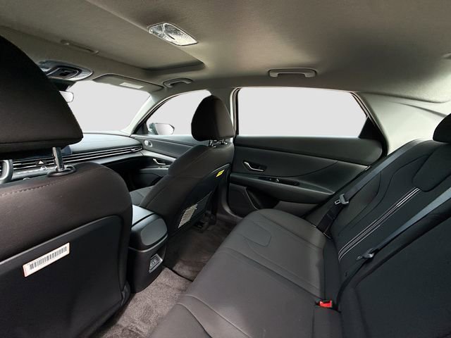 Certified 2025 Hyundai Elantra SEL image 24