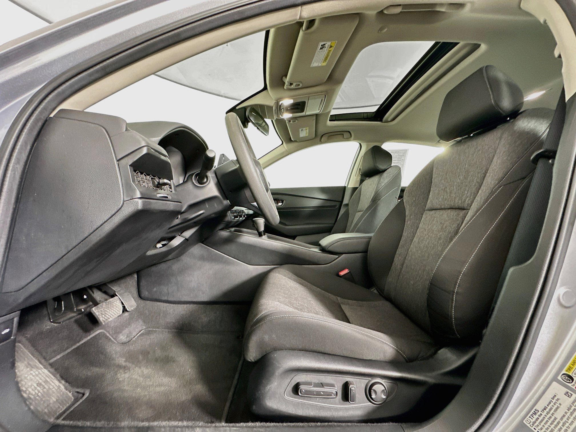 Used 2025 Honda Accord SE image 13