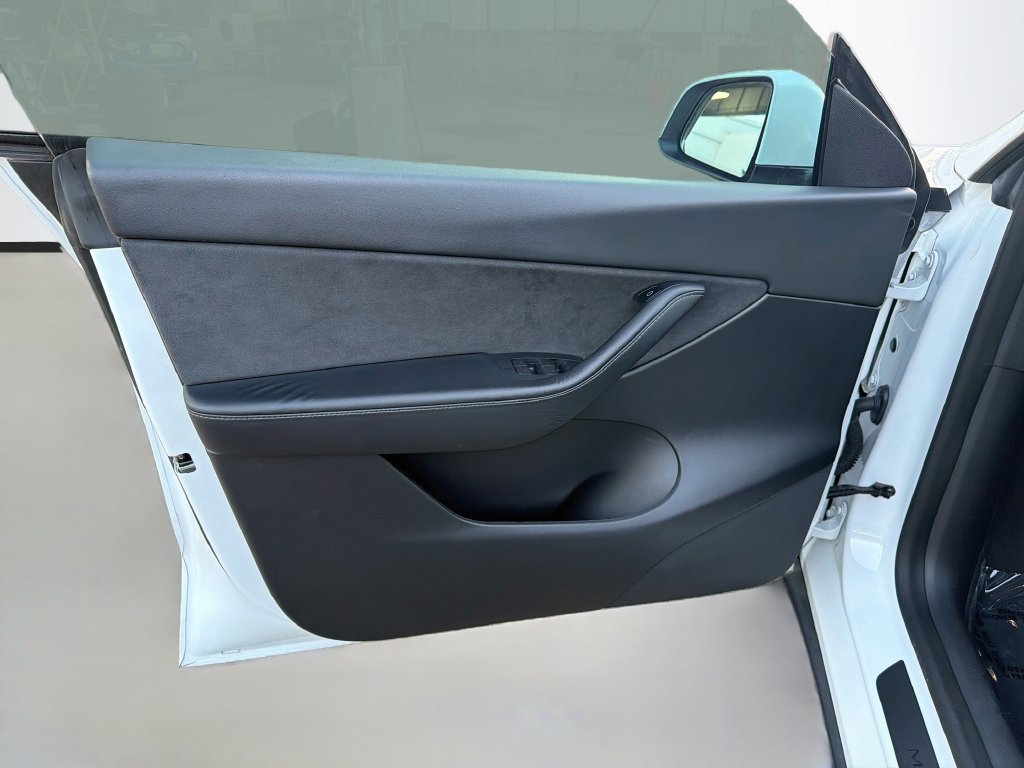 Used 2022 Tesla Model Y Performance AWD/4WD image 21
