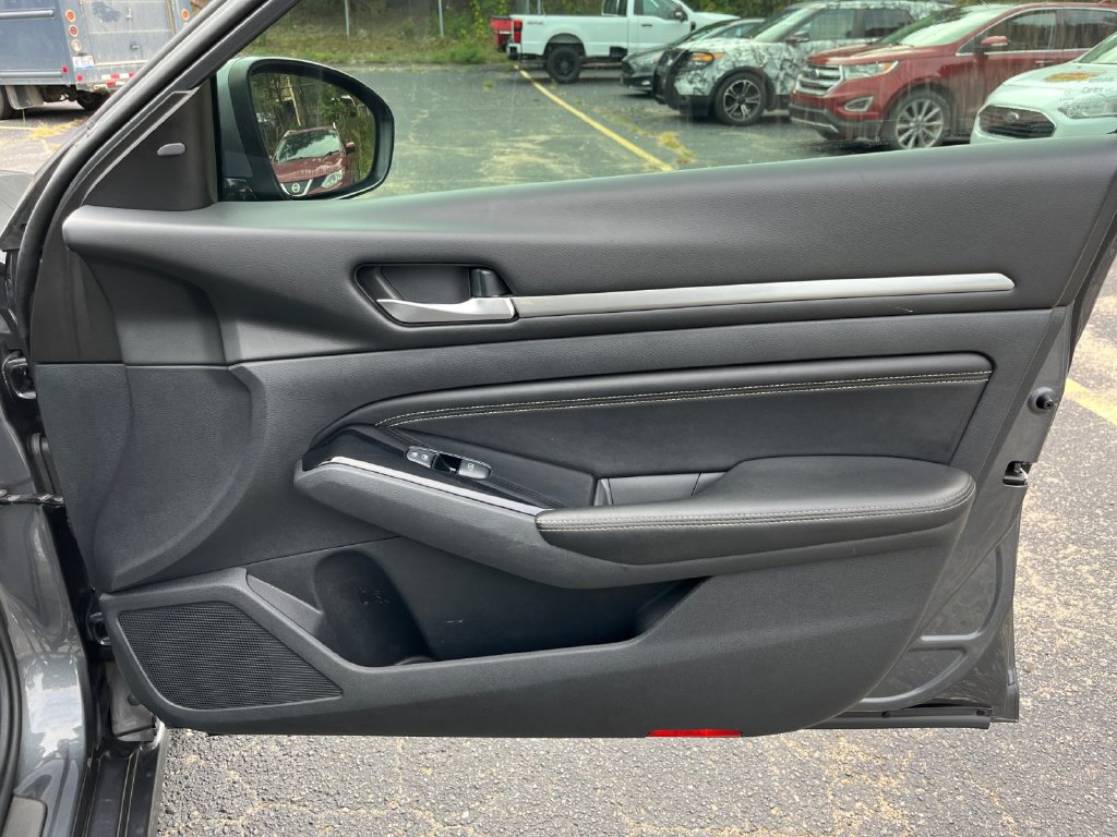 Used 2020 Nissan Altima 2.5 SL FWD image 18