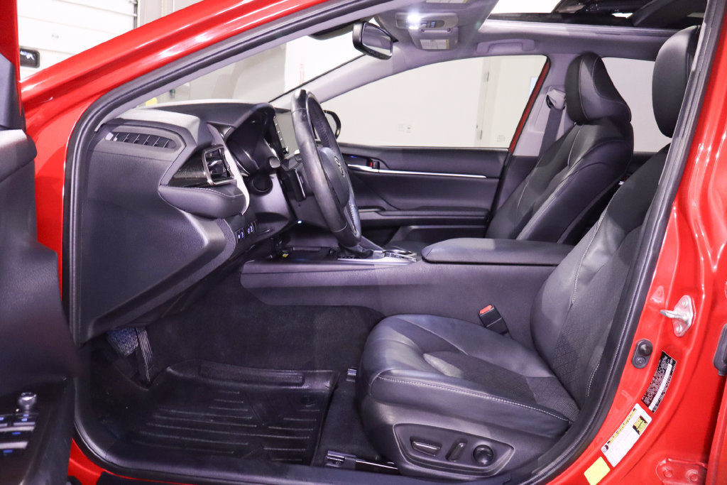 Used 2022 Toyota Camry XSE FWD image 29