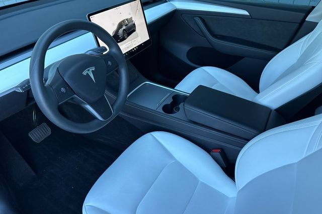 Used 2024 Tesla Model Y Long Range AWD/4WD image 13