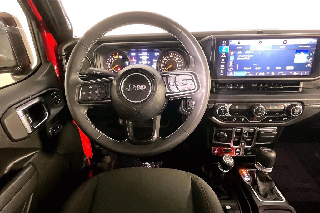 Used 2025 Jeep Wrangler Unlimited Rubicon AWD/4WD image 6