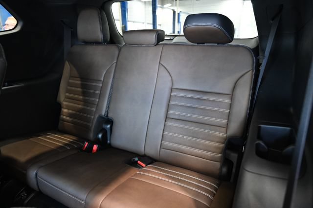 New 2026 GMC Acadia Denali Ultimate w/ LPO, Floor Liner Package AWD/4WD image 12