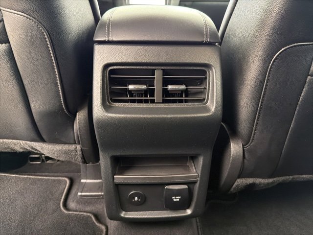 Used 2022 Ford Edge Titanium image 36