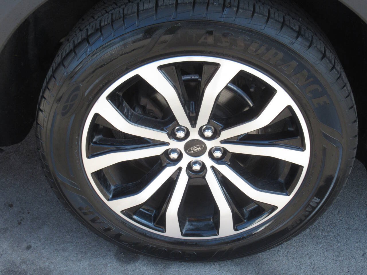 Used 2020 Ford Explorer ST w/ Premium Technology Package AWD/4WD image 6